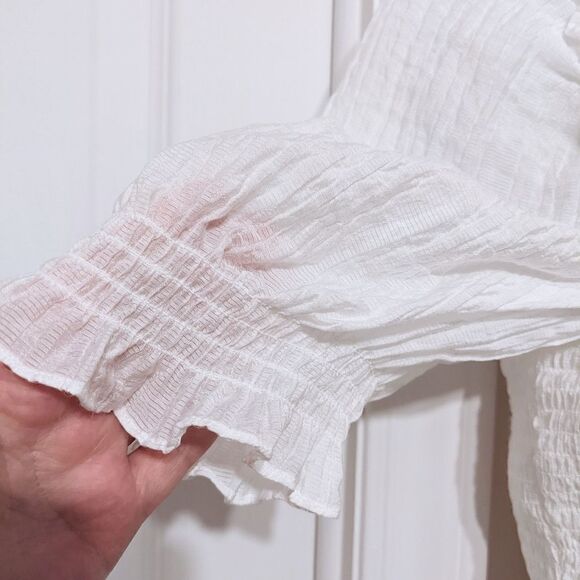 H&m puff sleeves smocked white peasant blouse Medium @K1 - Picture 2 of 11